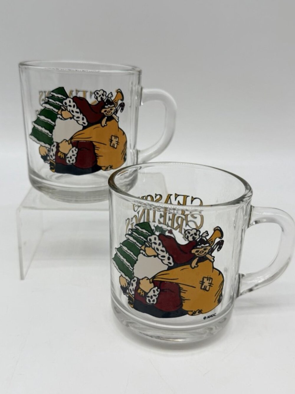 Seasons Greeting Santa Mugs Anchor Hocking Santa Tree Holiday USA Set Of 2 EUC
